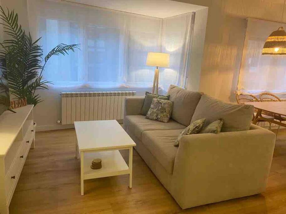 Apartamento A Estrenar En Centro Gijon. Fibra-Tv Esterno foto